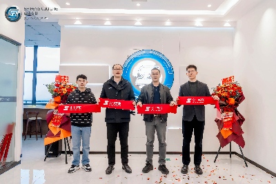 LT_08104(1).jpg LT_08104(1).jpg